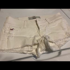 Hollister white ripped style Jean shorts 00 size